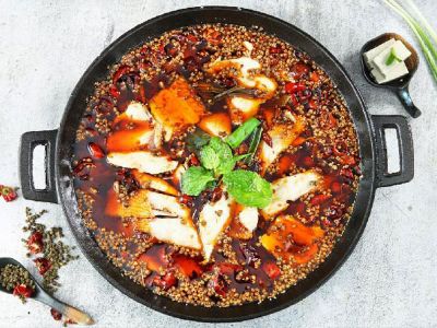 順?biāo)~(yú)館、守柴爐、藕然間竟是同一個(gè)老板 他如何做到開(kāi)一家火一家？